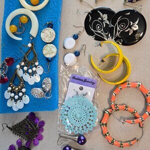 Lot of Earrings